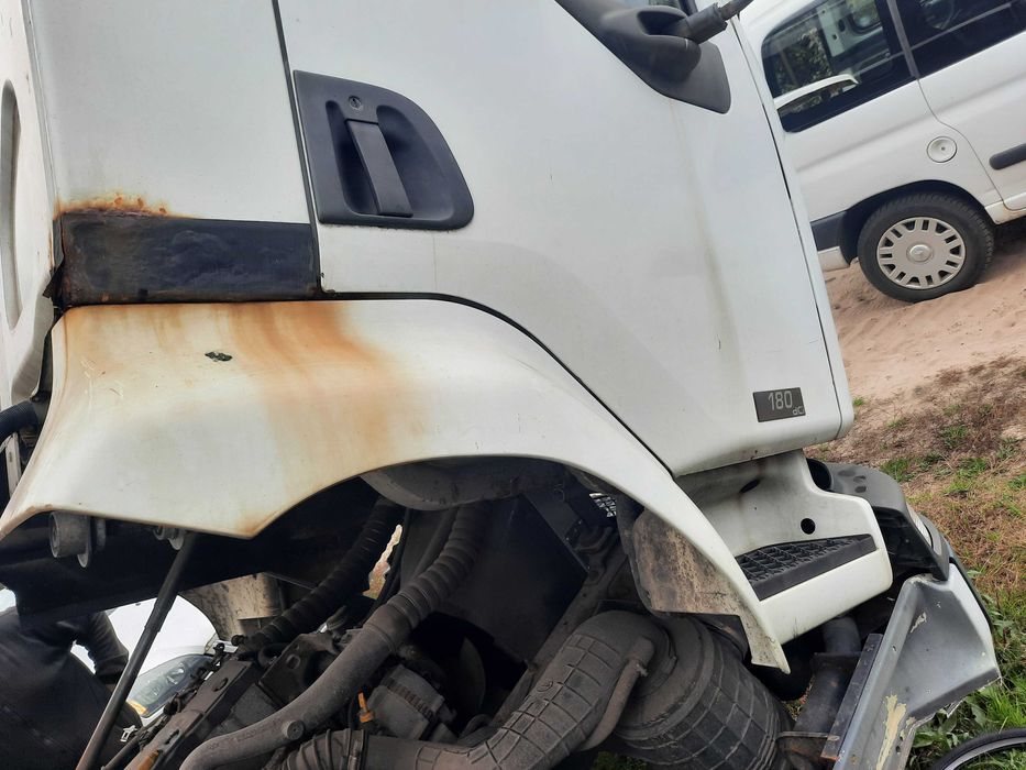 błotnik stopień lewy prawy Renault Midlum 180 DCI