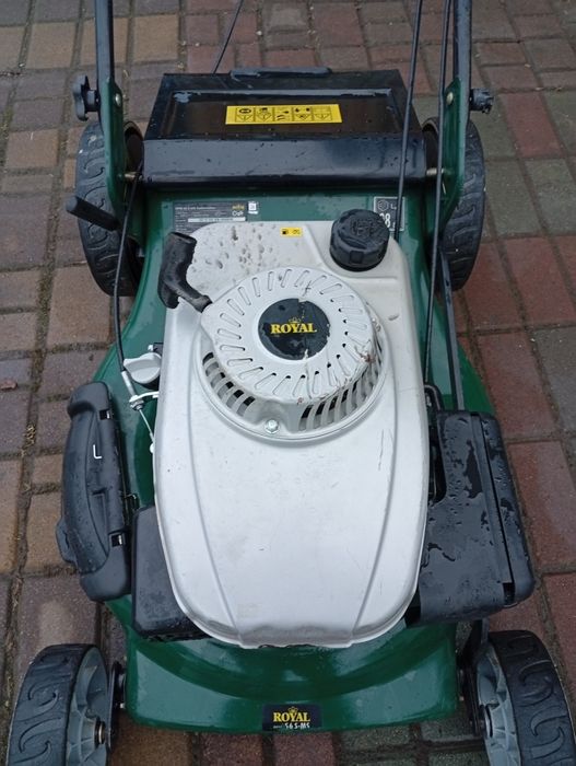 Бензинова газонокосарка