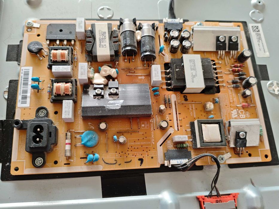 Продам телевізор Samsung UE40MU6103UXUA на запчастини