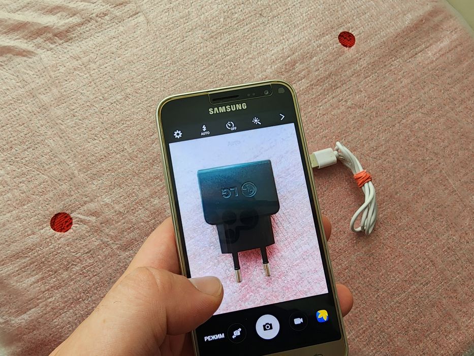 Samsung Galaxy J3 J320Н.Вlack.2сим.карты.Полностью рабочий.