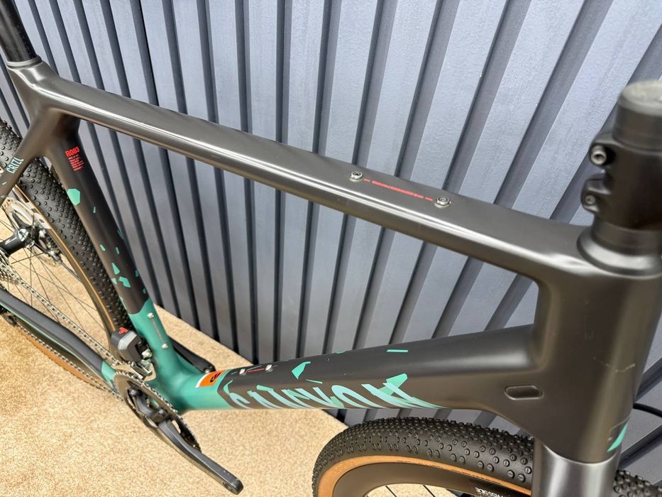 Топовий Гравійник L Canyon Grizl CF SLX Di2 2023року