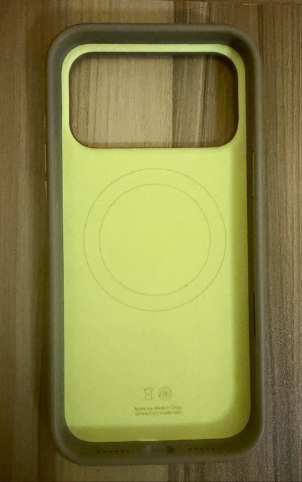 Новий оригінальний чохол Beats by Dr. Dre для iPhone 17 Pro Max