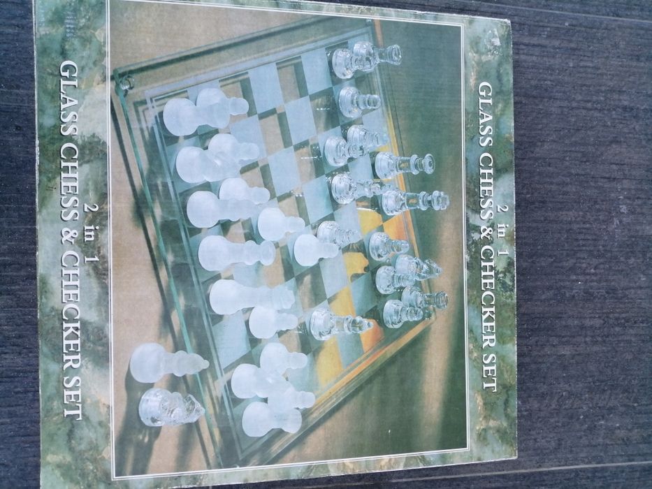 Jogo de damas e xadrez em vidro