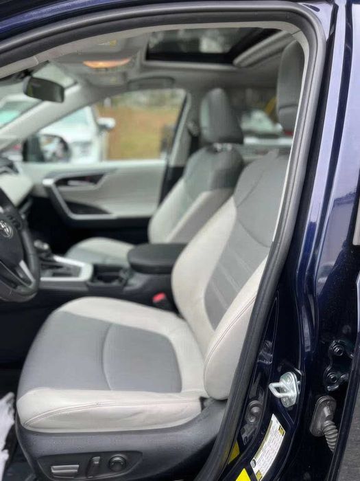 Toyota RAV4      2020