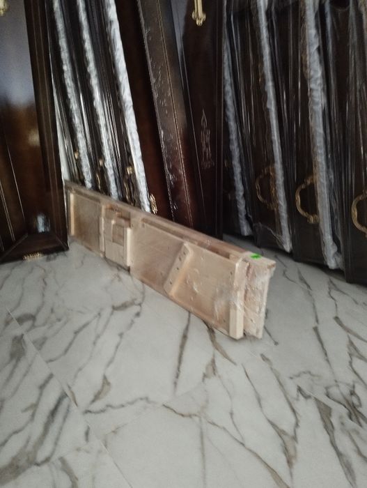 Надгробок. Загородка дерев'яна на могилу, гріб, кладовище, цвинтар.