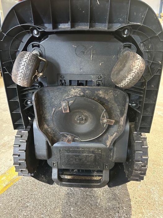 OUTLET Robot koszący Mova 600