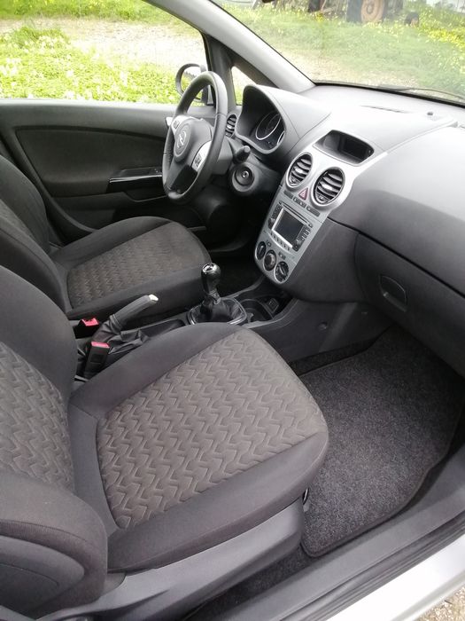 Opel Corsa D  1.2  (75.000kms)