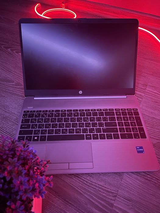 Hp 250 G8  i5-1135G7 16gb 512gb