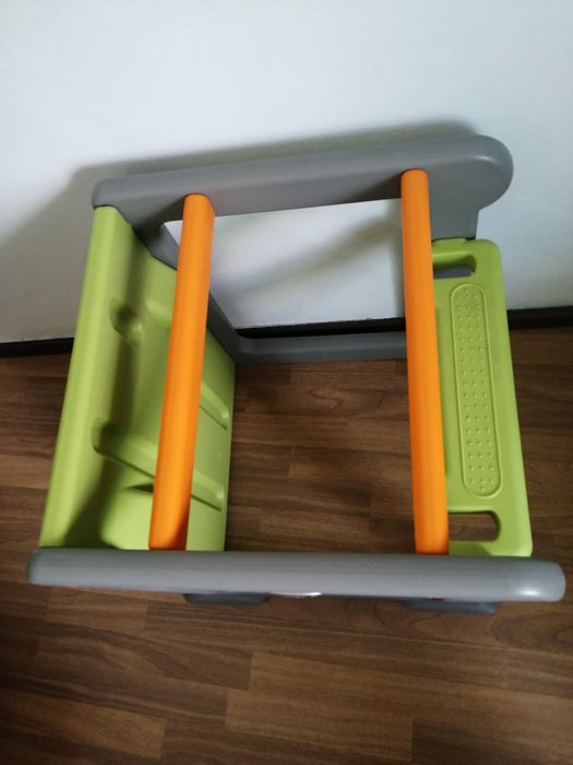 Mesa de criança + Cozinha de brincar