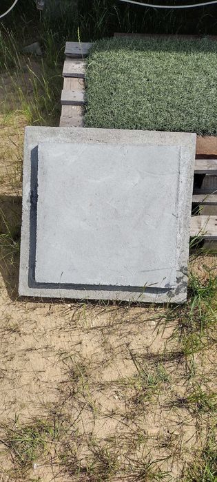 Właz betonowy 50x50 na pokrywę - szambo, zbiornik