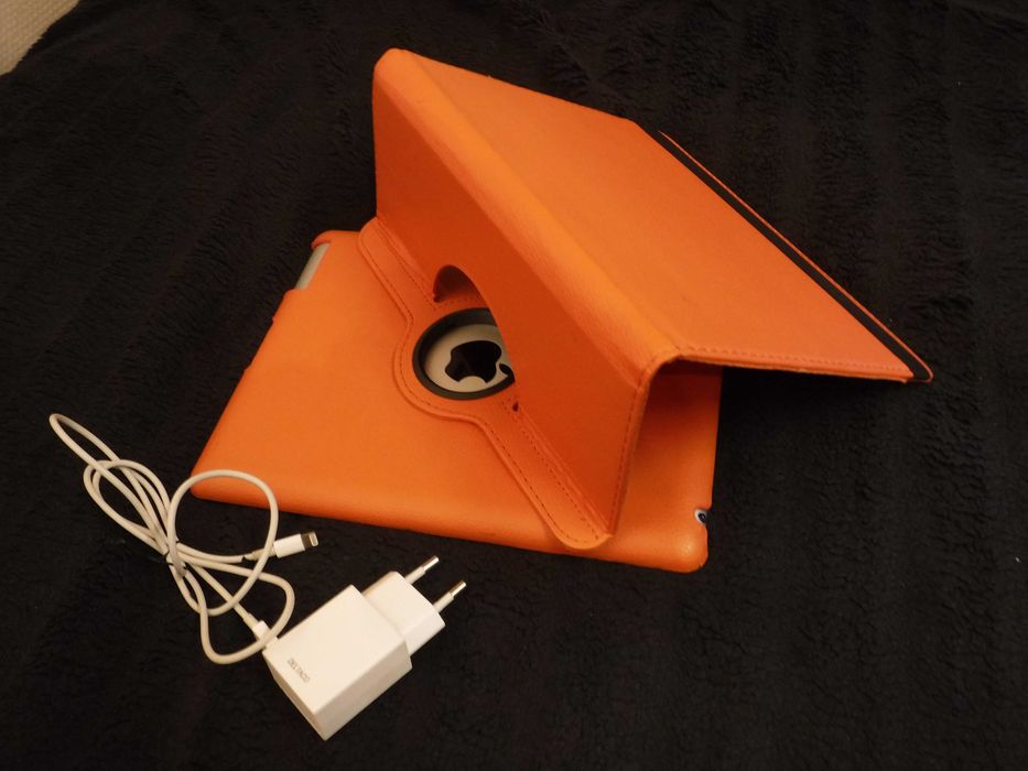 Tablet iPAD Model A1460  Z ETUI