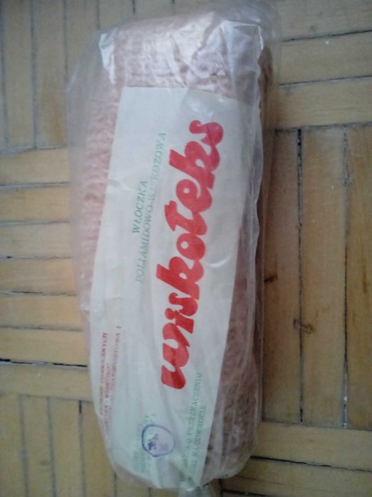włóczka w kolorze pudrowego różu