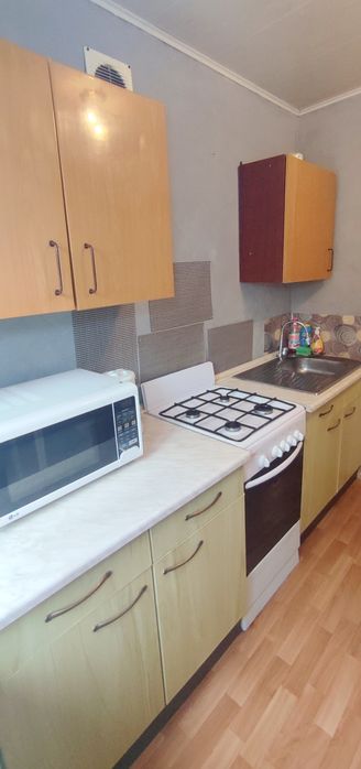 Здам погодинно,  подобово 1к. квартиру  просп. Героїв Харкова 202/2