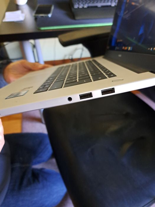 Portátil Huawei BOM-WXX9 com cerca de 1 ano de uso sem marcas de uso