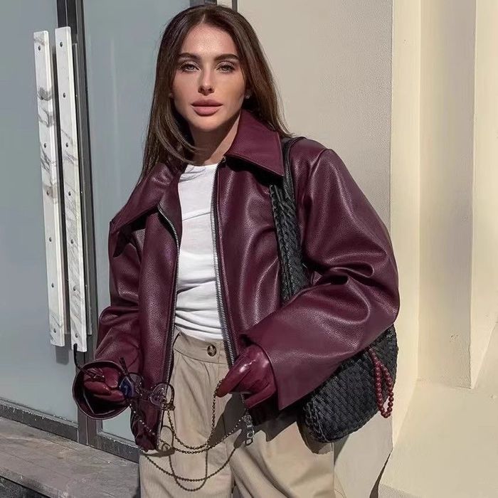 Шкіряна куртка жіноча