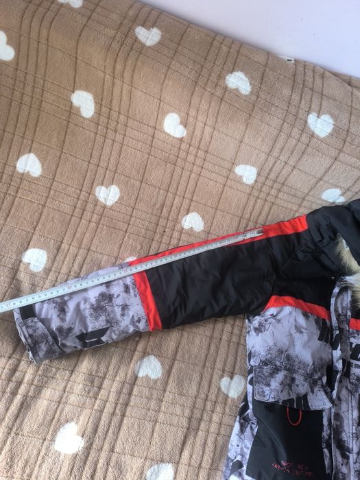 Зимова куртка для хлопчика 9-10 років