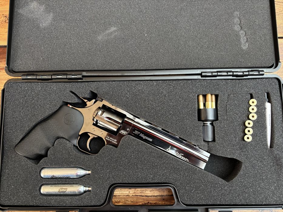 Pistolet na CO2 cały zestaw