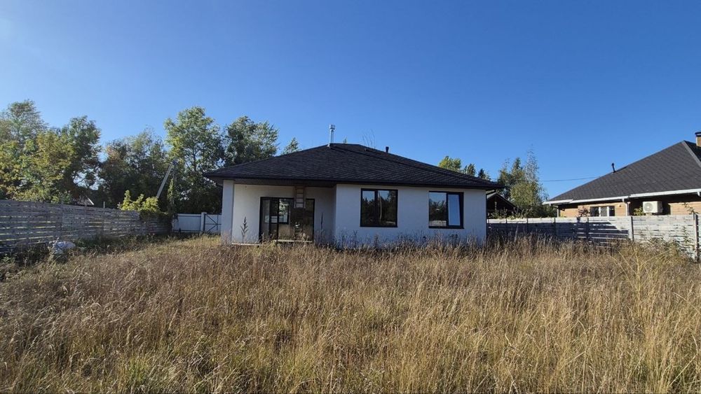 Продаж будинку у Ворзелі! Велика ділянка 9,2 сотки, просторий двір, тиха локація. Чудовий варіант для комфортного життя!