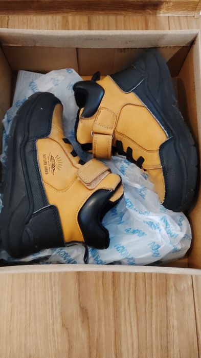 Buty zimowe r. 28