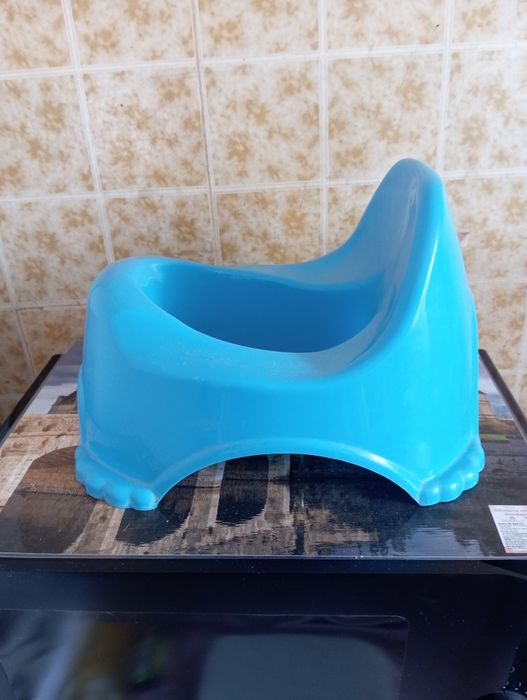 Горшок детский. Пластмасс. Эмалированный.