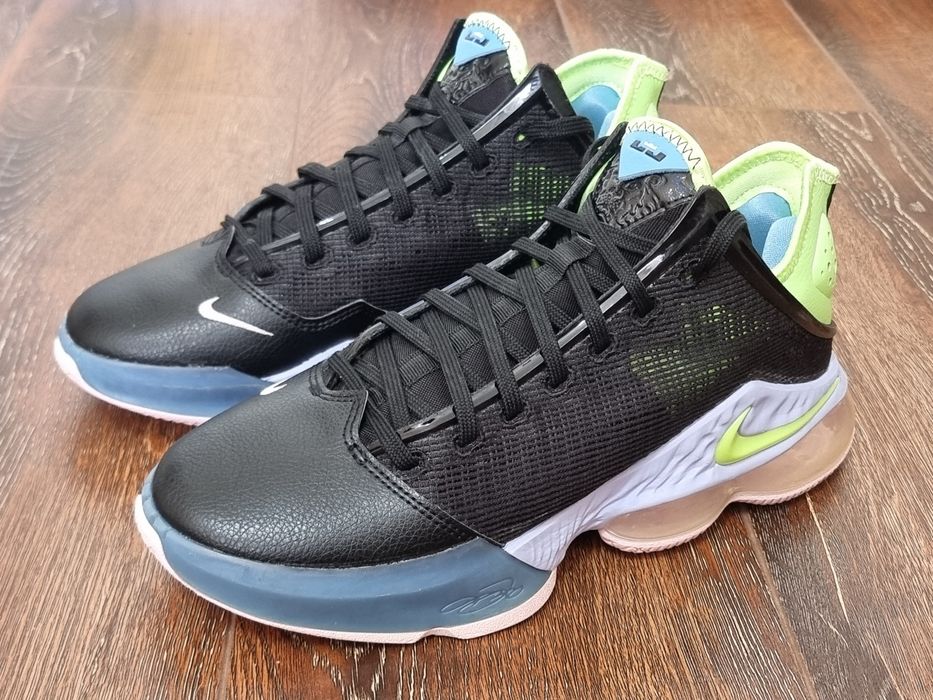 Оригінал 100% кросівки Nike LeBron 19 EUR 42