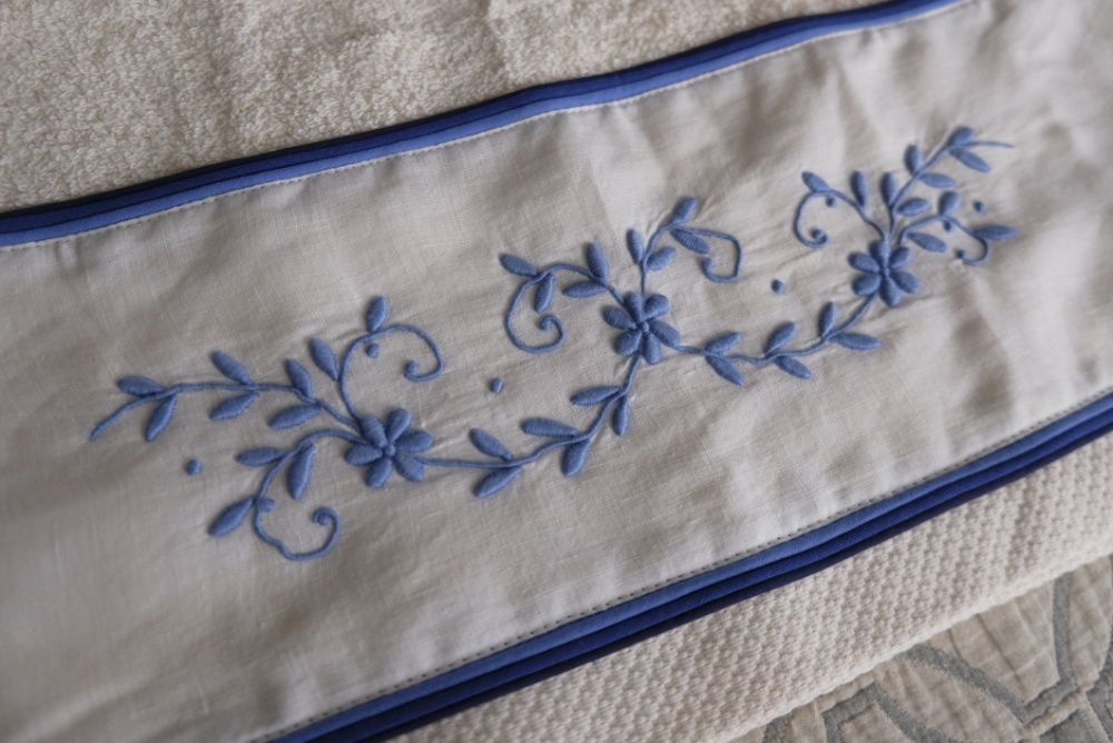 Toalha de rosto em Bordado Madeira 100cmx50cm