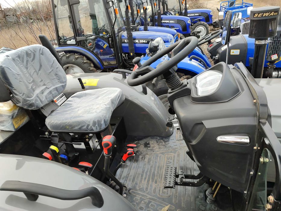 Трактор Скаут ТУ 404 2024 года ровный пол