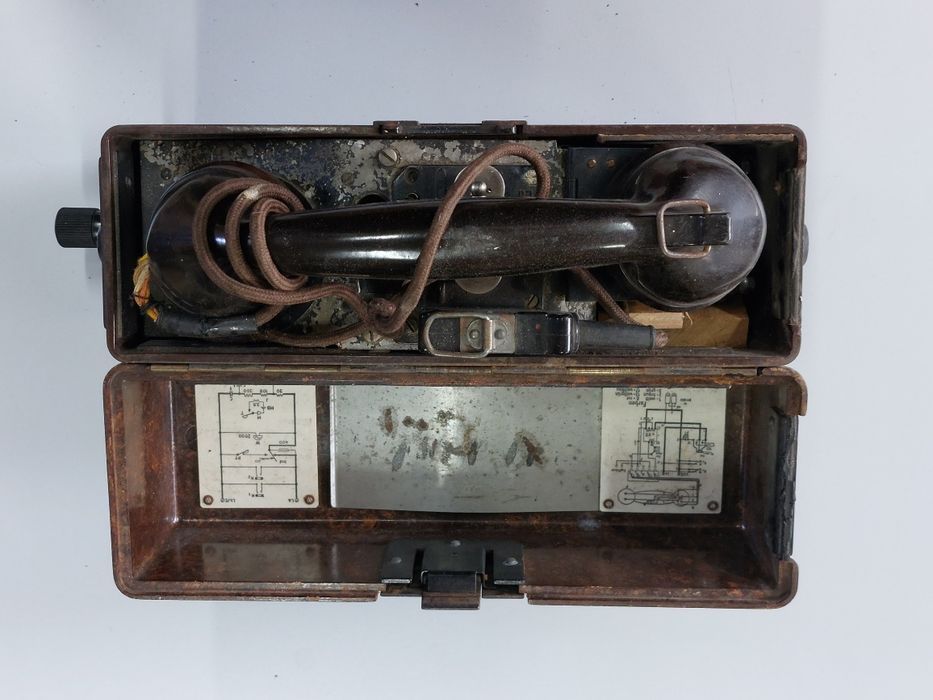 Niemiecki telefon polowy 1973r