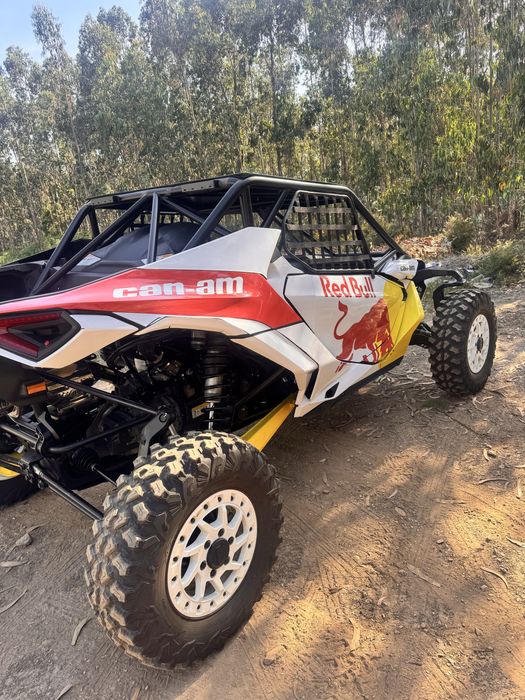 Can am Maverick R 2025
