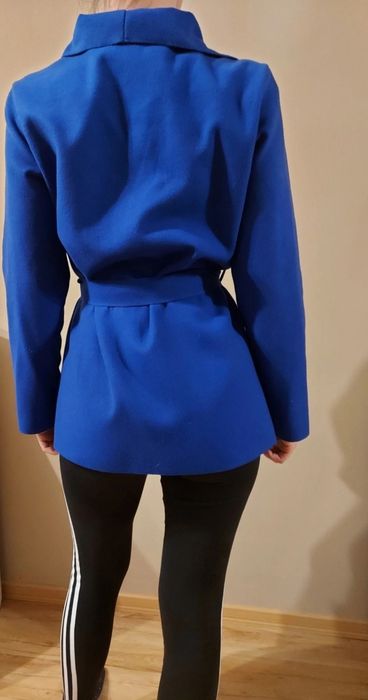 Flauszowy płaszcz z paskiem s m l