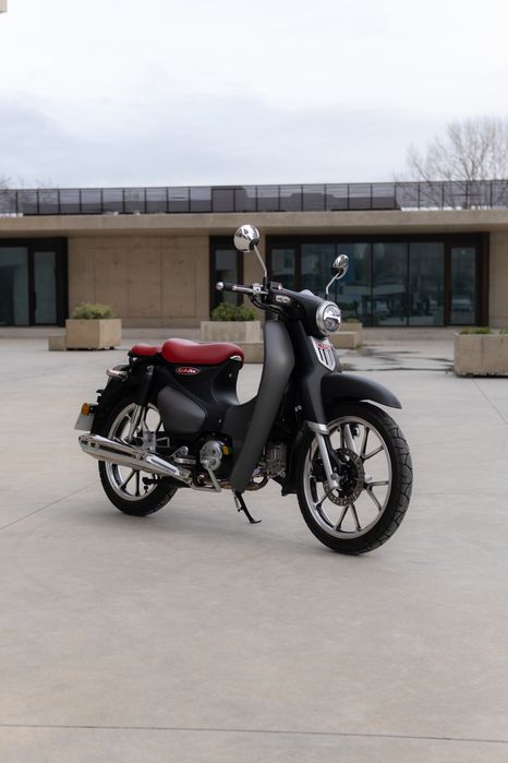 O modelo Super cub da Honda reedição da  marca Kamax