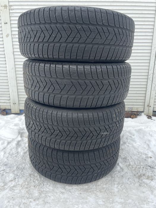 Продам  разноширокий комплект шин Pirelli