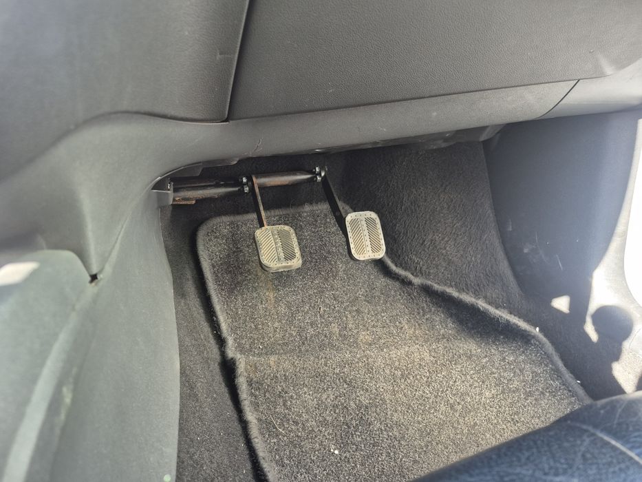 Продається навчальний Seat Leon, 2005.