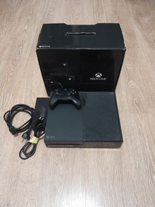 Xbox One 500 ГБ стан хороший
