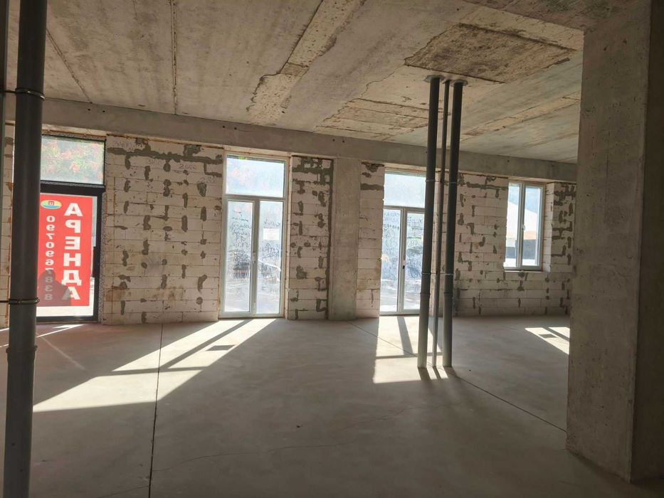 Продам  фасадное помещение на Таирово в ЖК Виа Рома.  1L21