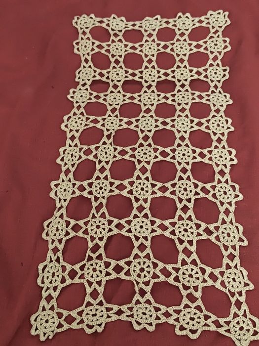 Dwa bieżniki serwetki  koronka bawełniana rękodzieło