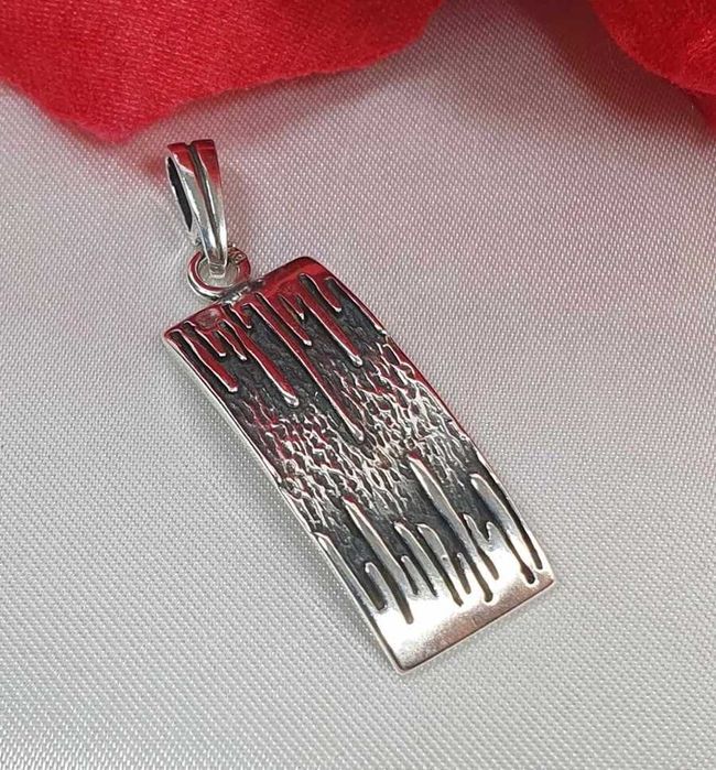 Elegancka srebrna przywieszka 3,83 g próba 925 długość całkowita 4 cm