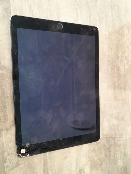 Ipad Air 2 (не робочий)