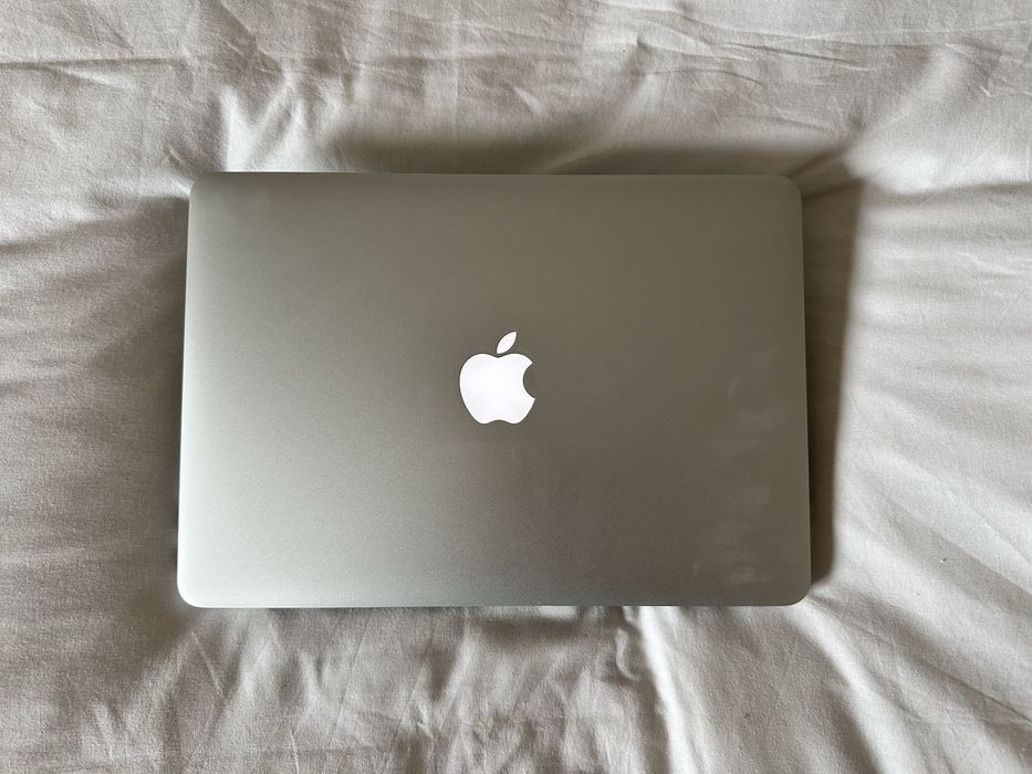MacBook Pro Retina 13" (2015) | Intel i5 | 8GB RAM | New Apple Screen64283824390403124