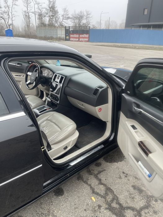 Продам Chrysler 300c