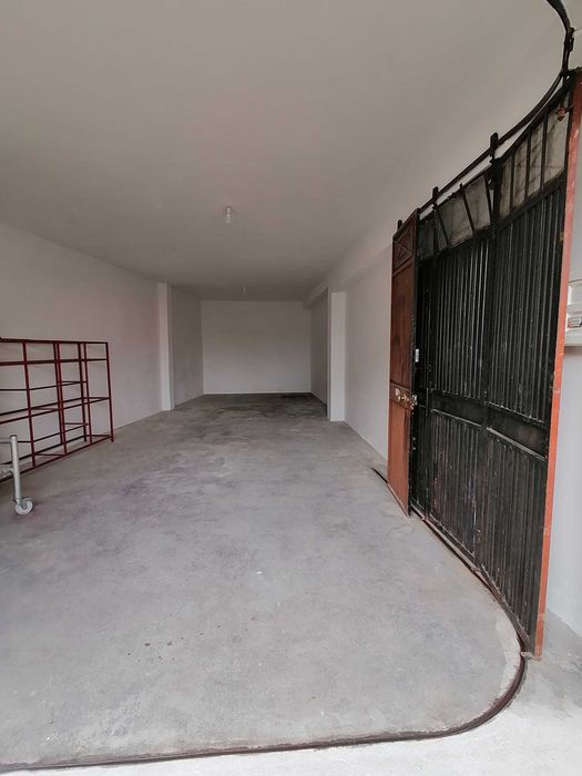 Armazém c/ WC, Garagem Gaia centro Avenida República