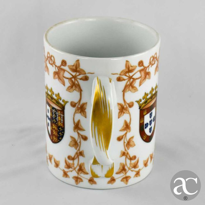 Caneca do 6º centenário da Aliança Luso-Inglesa porcelana Vista Alegre