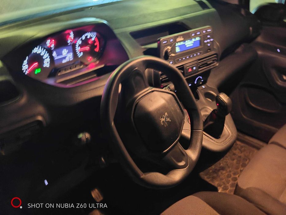 Peugeot Partner BlueHDI 100 BVM5 Premium