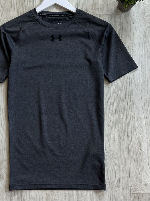 Under Armour Logo Tee Shirts Sportswear Спортивна футболка оригінал спортивный оригинал компрессионная опт
