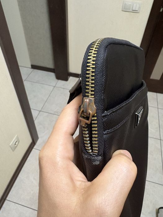 Чоловіча сумка guess