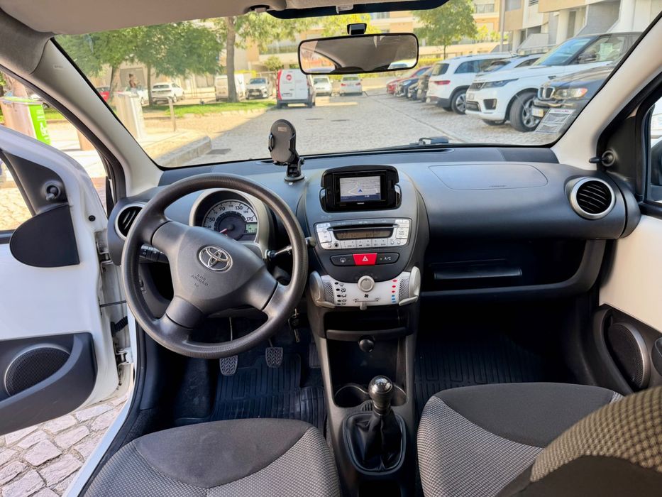 Toyota Aygo 1.0 gasolina 68 cv + A/C impecável !
