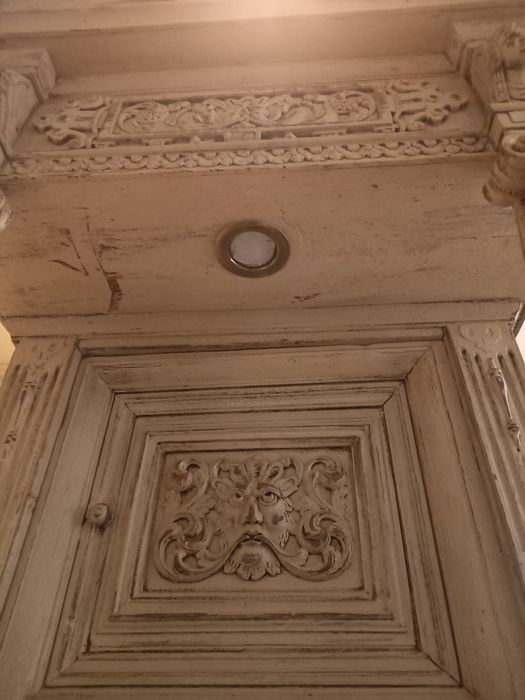 Słupek renesansowy malowany przecierany