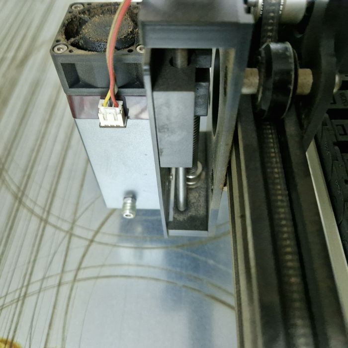 Laser, grawerka Cnc o mocy 10w i dużym polu pracy ponad 1000x1000mm.