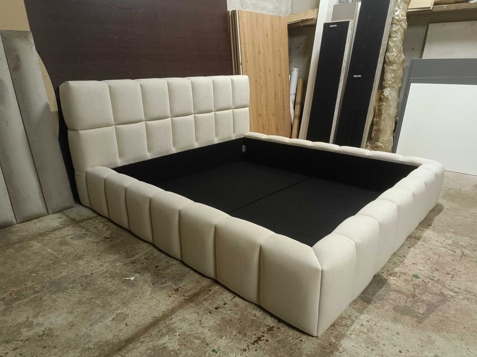 Łóżko tapicerowane kafelki puchate na wymiar grubsze ramy