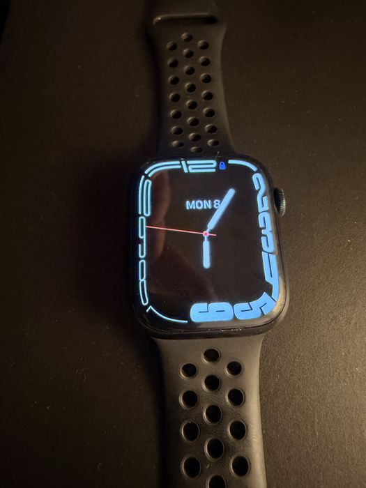 Apple Watch serii 8 45mm eSIM